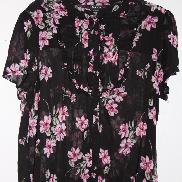 Torrid Tops - Torrid Floral Blouse